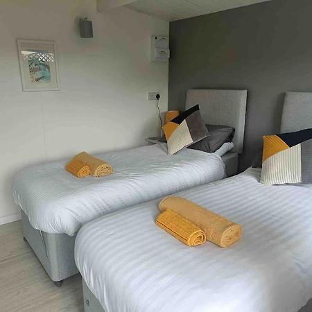 Private Lodge Close To Beaches And Goodwood Felpham Екстериор снимка