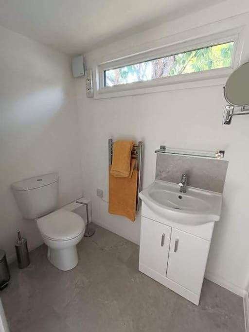 Private Lodge Close To Beaches And Goodwood Felpham Екстериор снимка